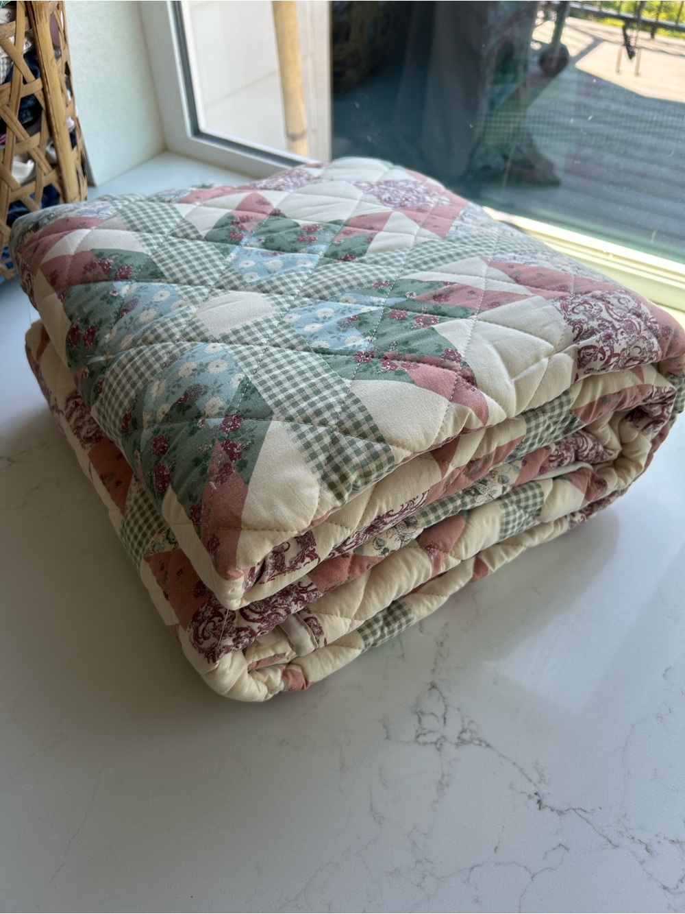 Floral Patchwork Quilted Bedspread in Pink & Green